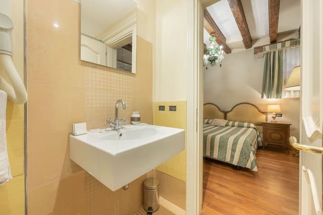 Standard Room (101)