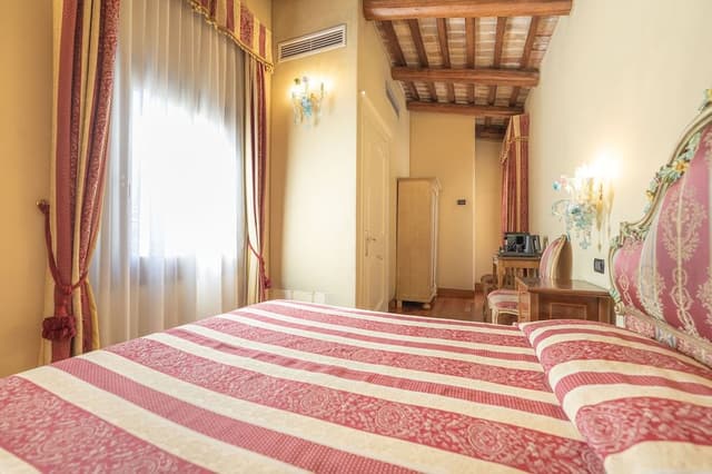 Deluxe Room, Balcony (406)
