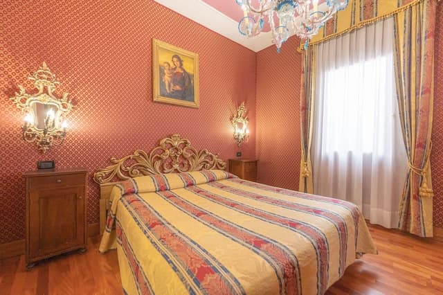 Superior Room (305)