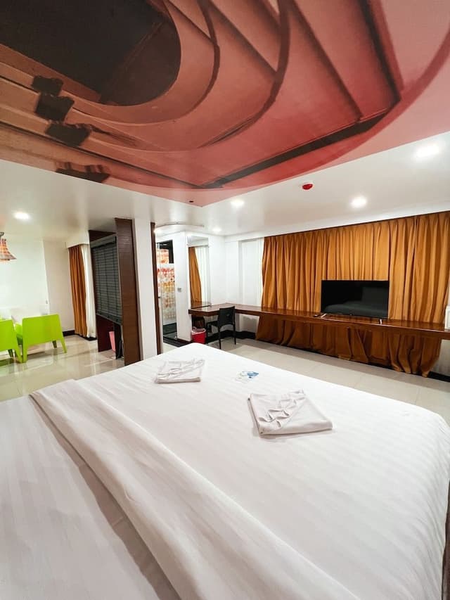 Family Room, 1 Bedroom