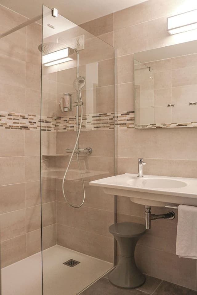 Standard Double Room (Rez De Chaussée)