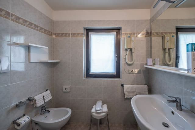 Double or Twin Room, Balcony, Partial Lake View