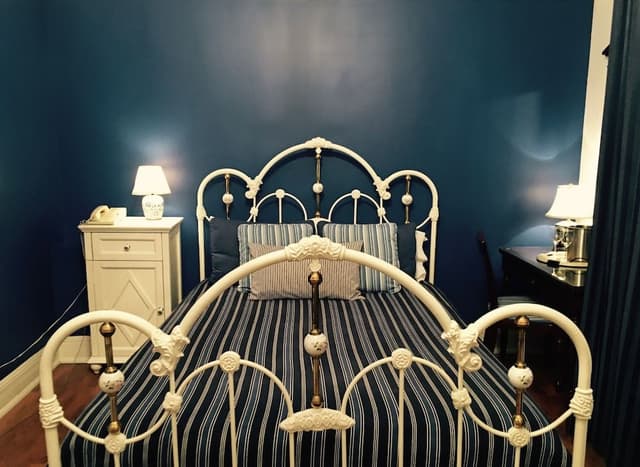 Standard Room, 1 Queen Bed