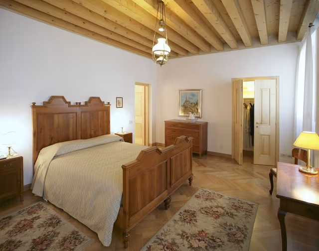 Junior Suite, 1 Queen Bed