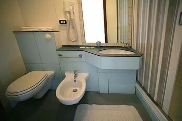 Basic Double or Twin Room (External Private Bathroom)