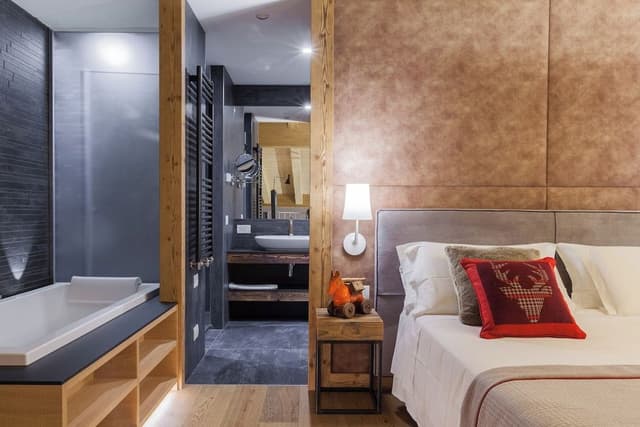 Suite, Mountain View (Alpine)
