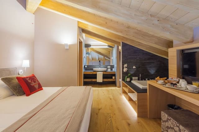 Exclusive Suite, 2 Bedrooms (Master)
