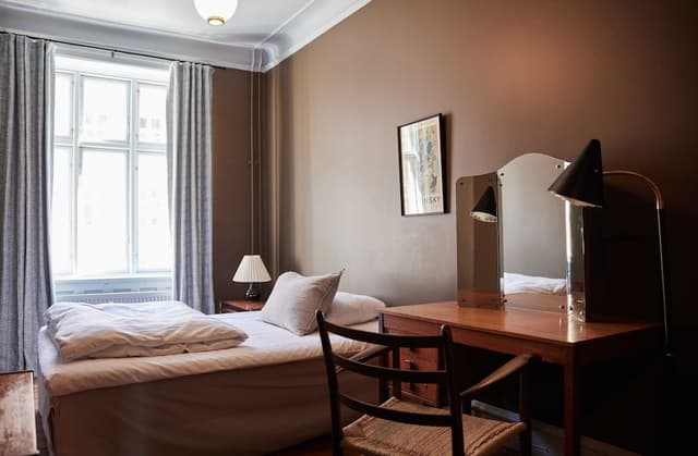 Single Room, 1 Twin Bed, Shared Bathroom