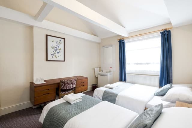 Room for 5 people with shared bathroom