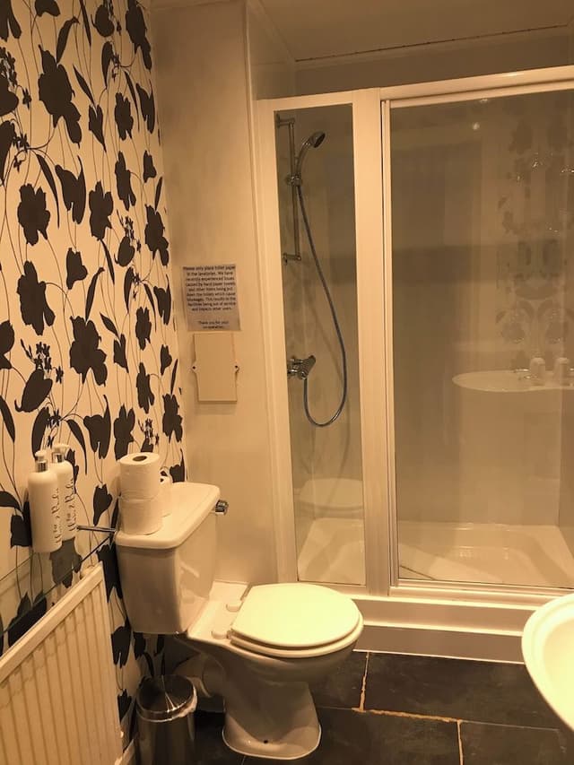 Single Room, Shared Bathroom (Room 6)