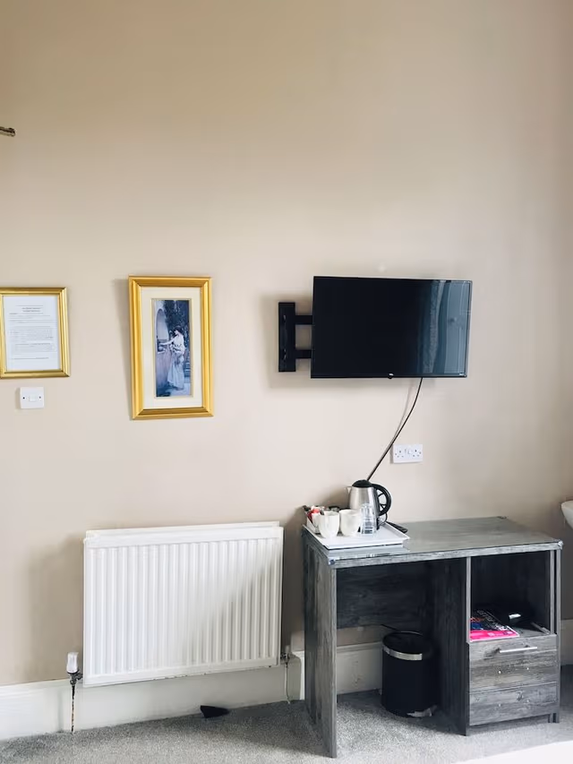 Double Room, Shared Bathroom (Room 3)