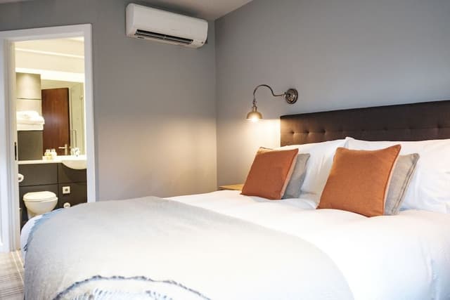 Comfy Room (Shower)