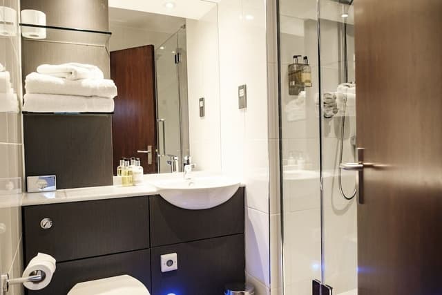 Comfy Room (Shower)
