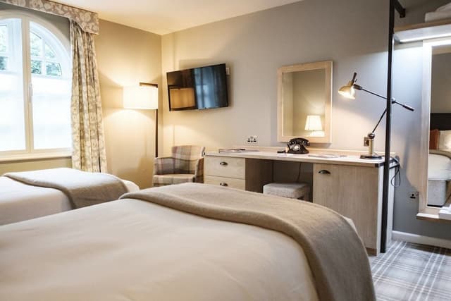 Deluxe Double or Twin Room (Shower)