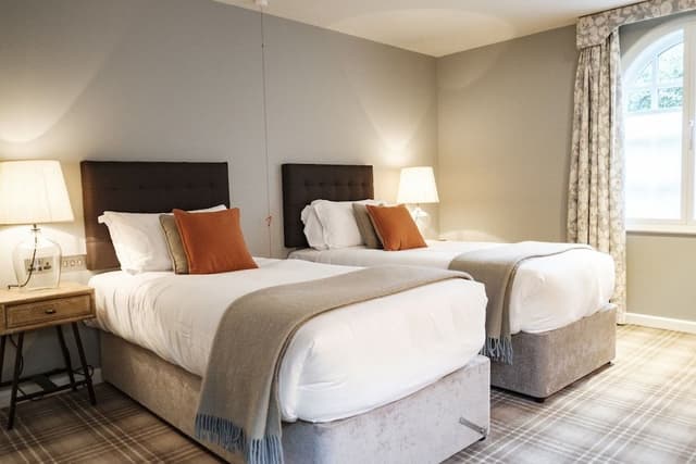 Deluxe Double or Twin Room (Shower)