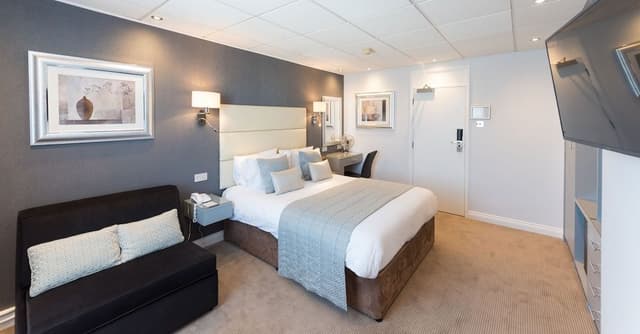 Family Double Room, Pool View
