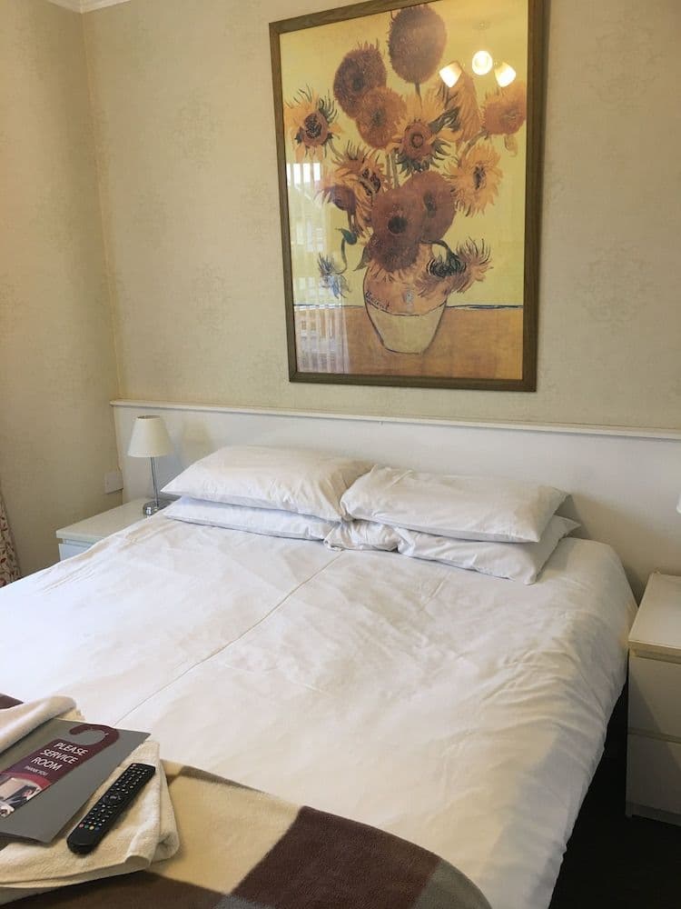 Glenheath Hotel