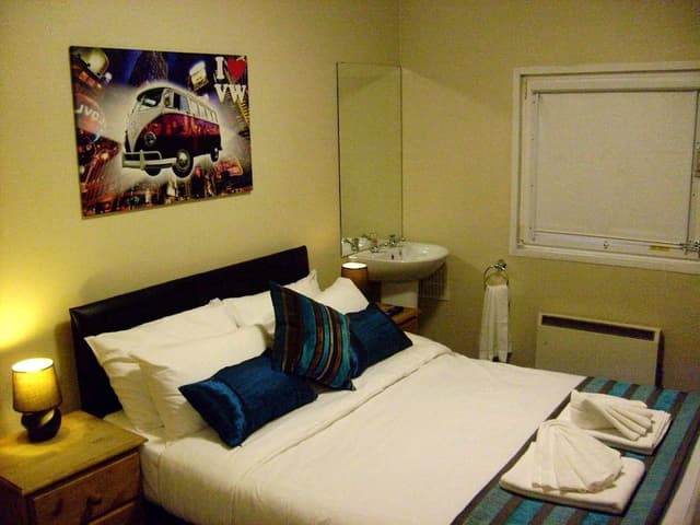 Double Room, Shared Bathroom (Non- Smoking )