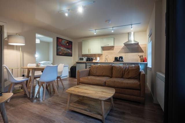 2 Bedroom Apartment