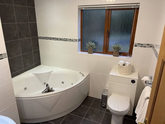 Comfort Cottage, Accessible, Ensuite (Two stories)