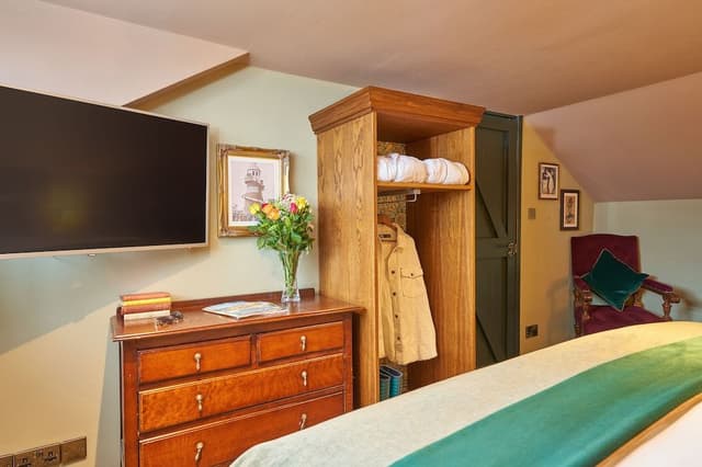 Family Room (Quintuple)