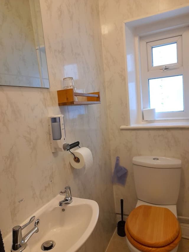 Double Room, Ensuite (Medium)