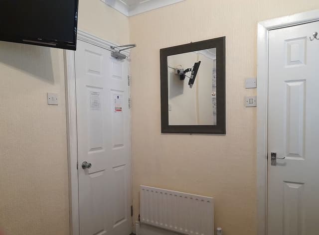 Double Room, Ensuite (Small)