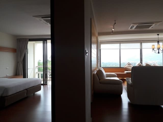 1 Bedroom Apartment, Lake View