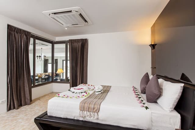 2 Bedrooms Apartment, Golf Side
