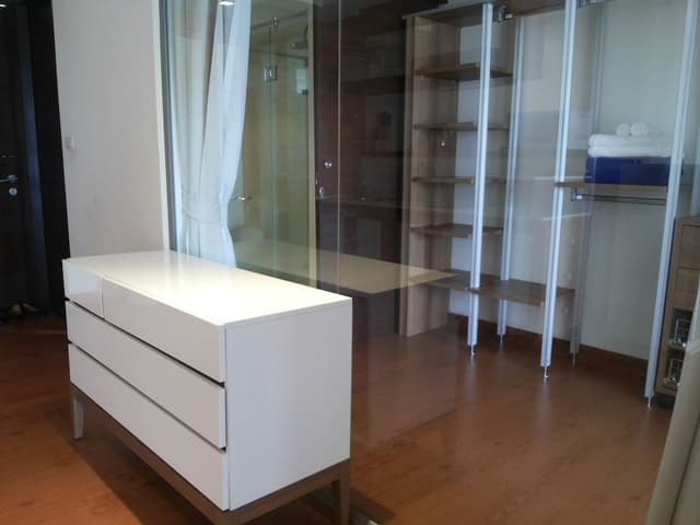 1 Bedroom Apartment, Lake View