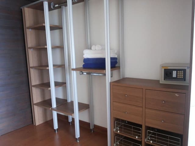 1 Bedroom Apartment, Lake View