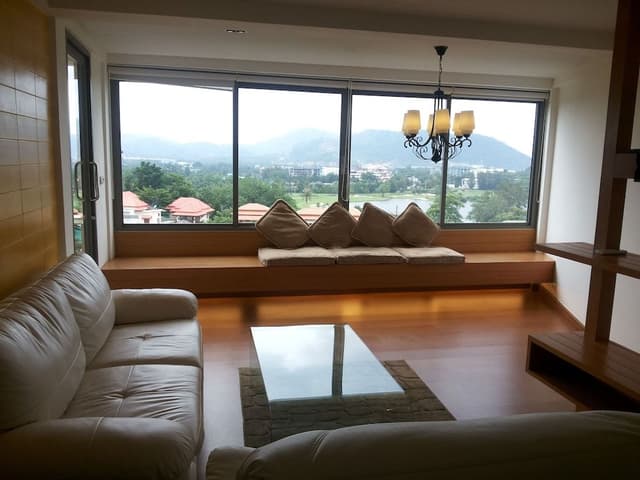 1 Bedroom Apartment, Lake View