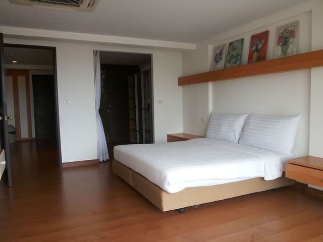1 Bedroom Apartment, Lake View