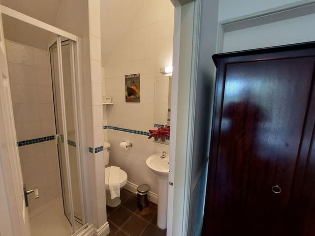 Double Room (Room 4)