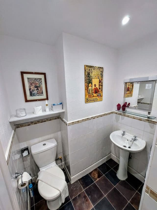 Double Room (Room 2)