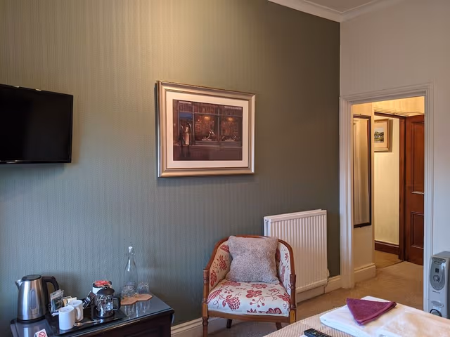 Double Room (Room 5)