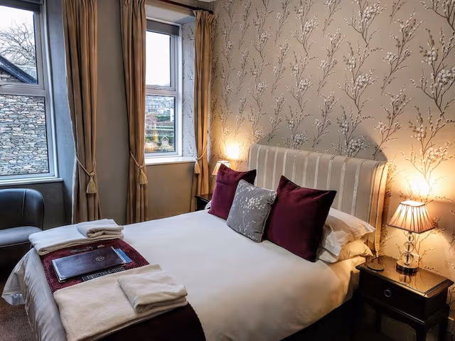 Double Room (Room 2)