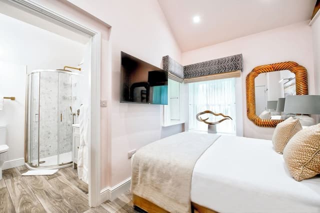 Toll Bar Luxury Villa
