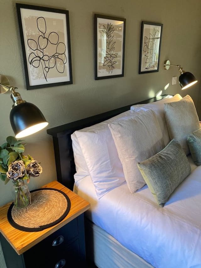 Family Room (Room 4)