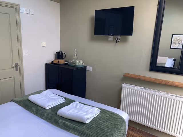 Double Room (Room 3)