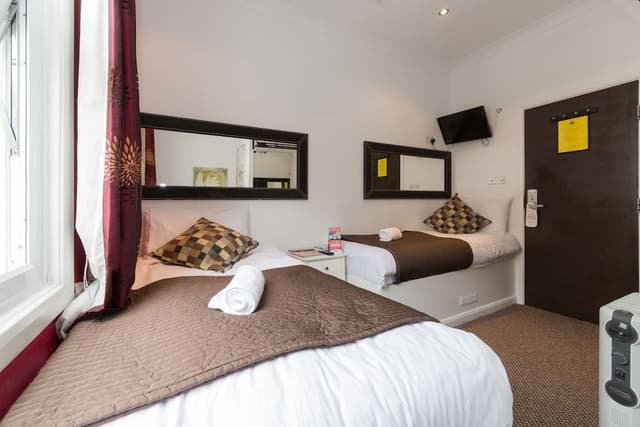 Twin Room, Ensuite