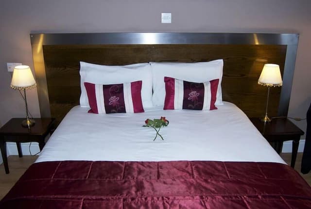 Honeymoon Suite