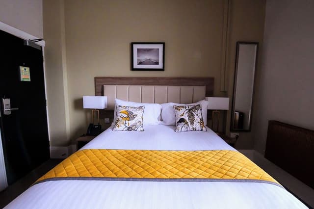 Classic Double or Twin Room, 1 King Bed, City View