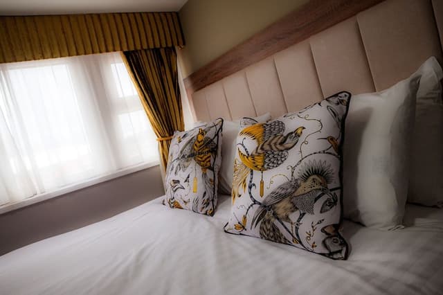 Classic Double or Twin Room, 1 King Bed, City View