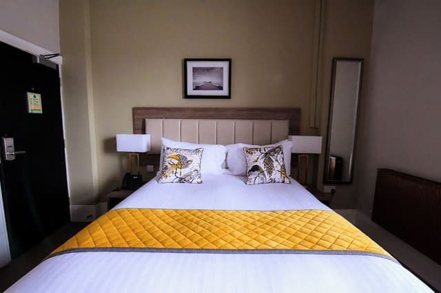 Classic Double or Twin Room, 1 King Bed, City View