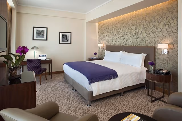 Junior Suite with City View