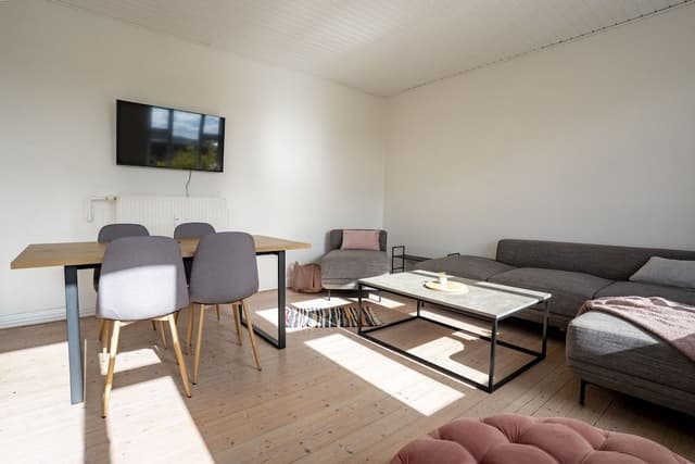 Classic Apartment, Courtyard View