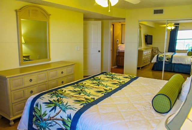 Condo, 2 Bedrooms