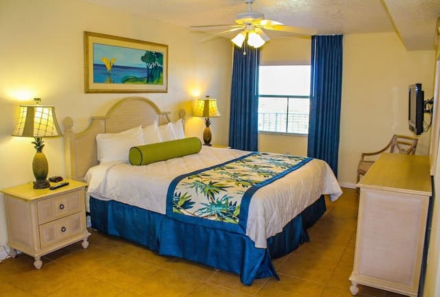 Condo, 2 Bedrooms