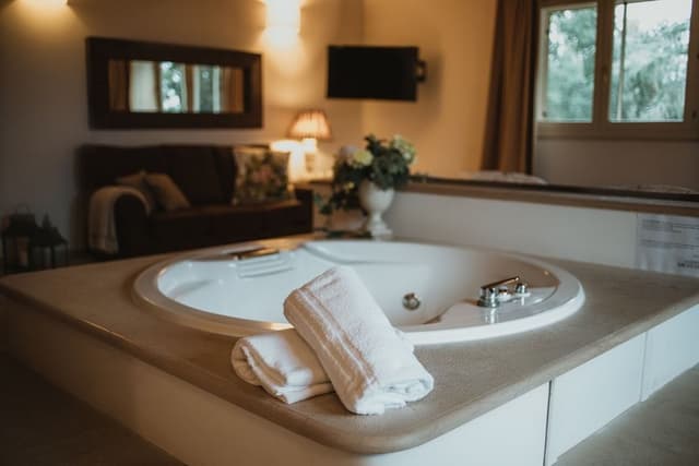 Suite (2 people)